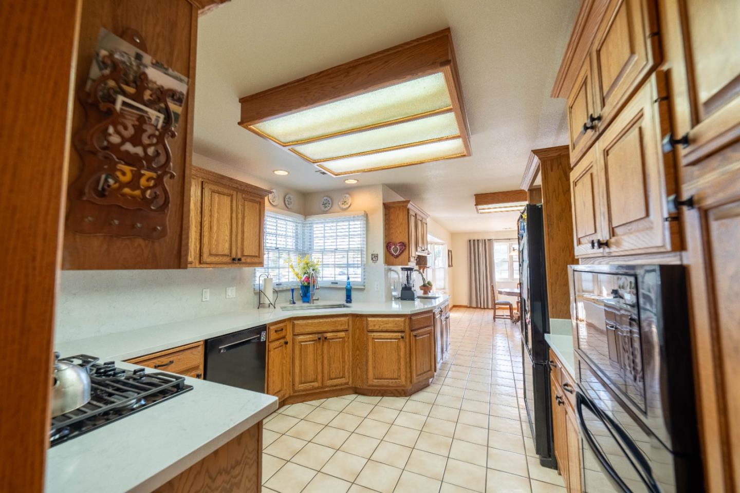 Detail Gallery Image 8 of 44 For 434 Oak Ave, Greenfield,  CA 93927 - 4 Beds | 3 Baths