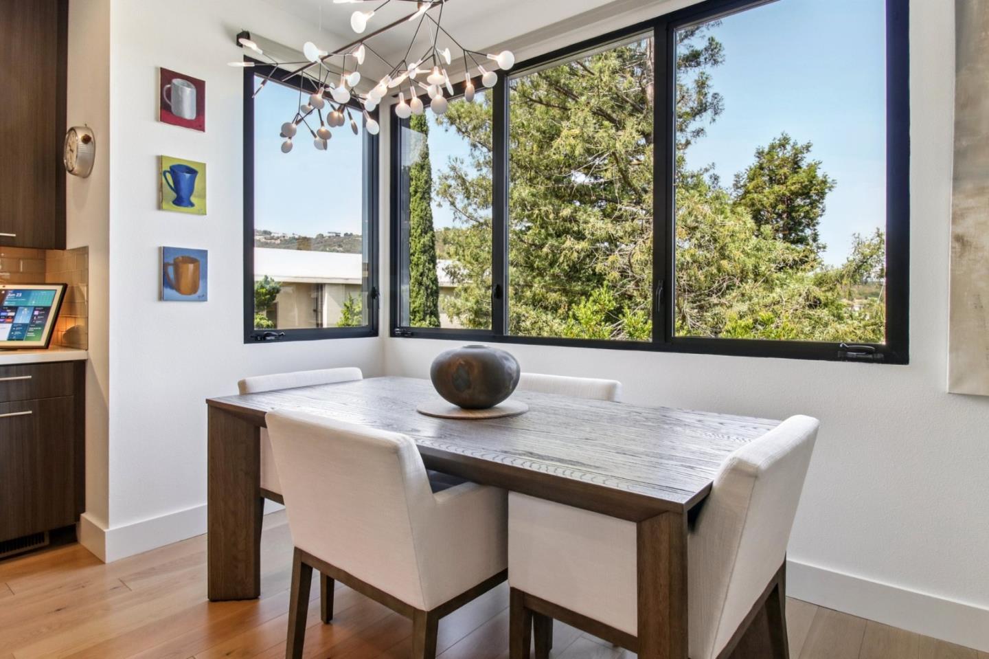 Detail Gallery Image 15 of 59 For 90 Gateway Ct, San Carlos,  CA 94070 - 4 Beds | 3/1 Baths