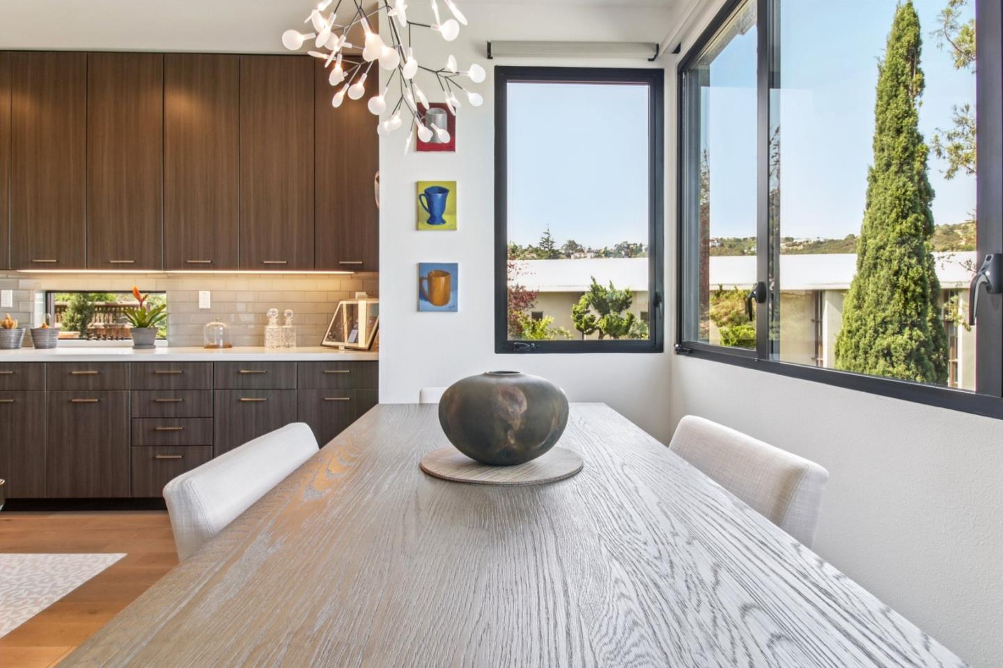 Detail Gallery Image 16 of 59 For 90 Gateway Ct, San Carlos,  CA 94070 - 4 Beds | 3/1 Baths