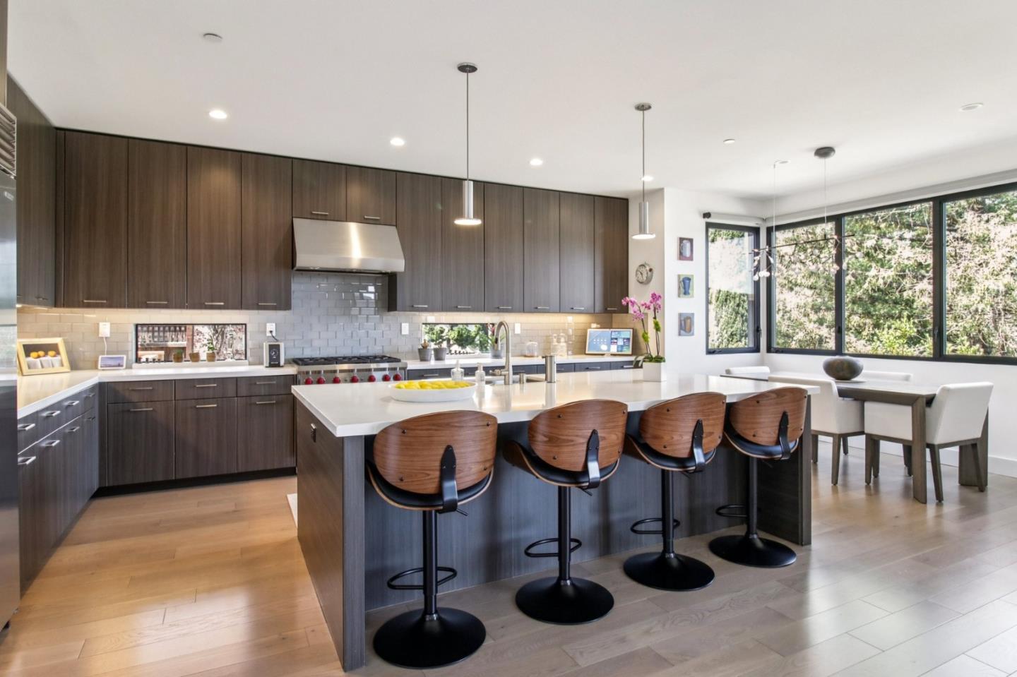 Detail Gallery Image 19 of 59 For 90 Gateway Ct, San Carlos,  CA 94070 - 4 Beds | 3/1 Baths