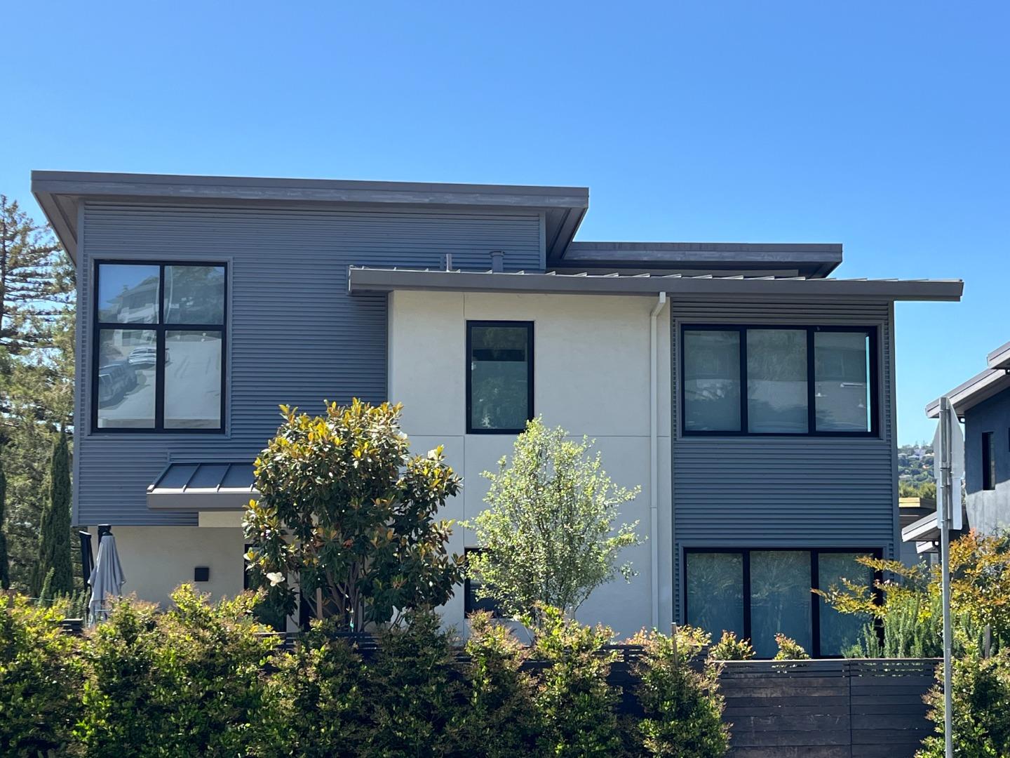 Detail Gallery Image 2 of 59 For 90 Gateway Ct, San Carlos,  CA 94070 - 4 Beds | 3/1 Baths