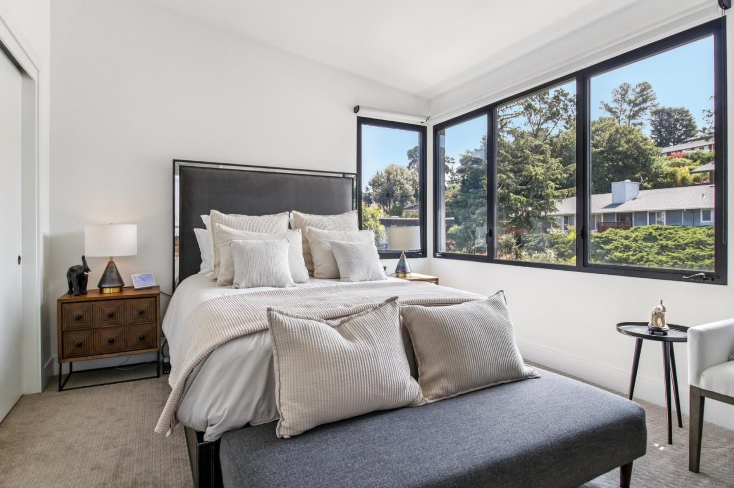 Detail Gallery Image 34 of 59 For 90 Gateway Ct, San Carlos,  CA 94070 - 4 Beds | 3/1 Baths