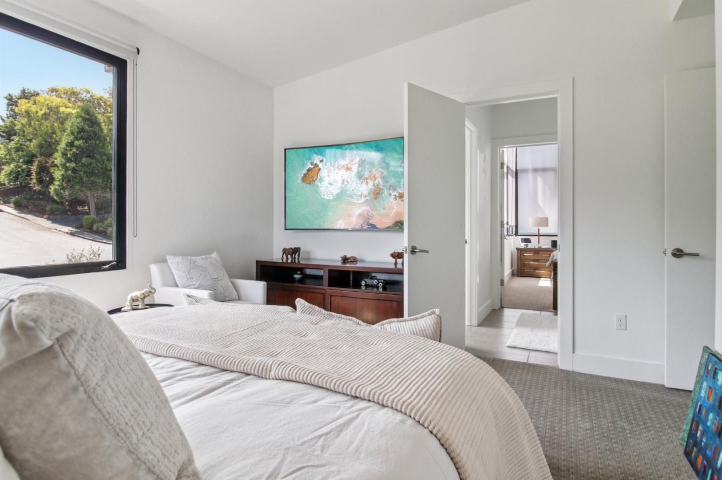 Detail Gallery Image 35 of 59 For 90 Gateway Ct, San Carlos,  CA 94070 - 4 Beds | 3/1 Baths