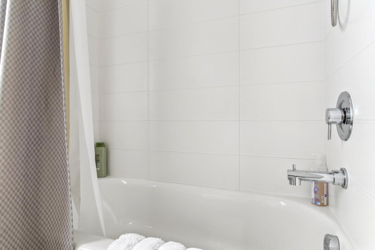Detail Gallery Image 41 of 59 For 90 Gateway Ct, San Carlos,  CA 94070 - 4 Beds | 3/1 Baths