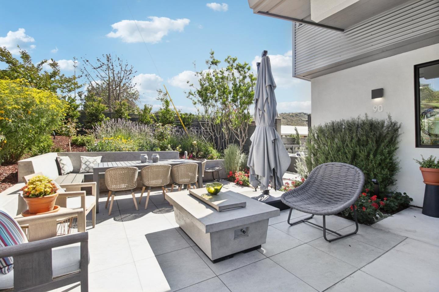 Detail Gallery Image 49 of 59 For 90 Gateway Ct, San Carlos,  CA 94070 - 4 Beds | 3/1 Baths