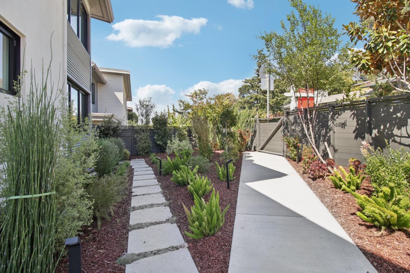 Detail Gallery Image 51 of 59 For 90 Gateway Ct, San Carlos,  CA 94070 - 4 Beds | 3/1 Baths
