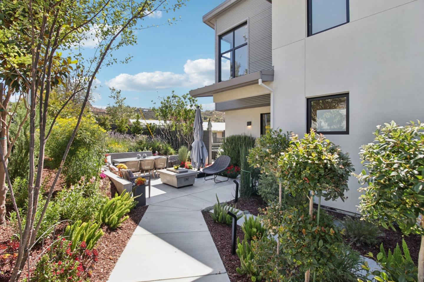 Detail Gallery Image 53 of 59 For 90 Gateway Ct, San Carlos,  CA 94070 - 4 Beds | 3/1 Baths