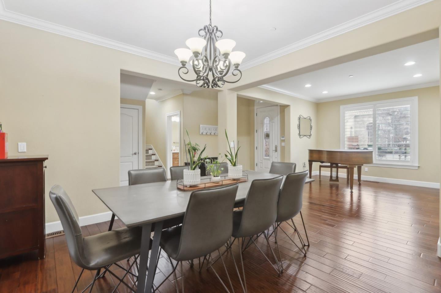 Detail Gallery Image 13 of 37 For 1078 Valentine Ct, San Jose,  CA 95120 - 4 Beds | 2/1 Baths