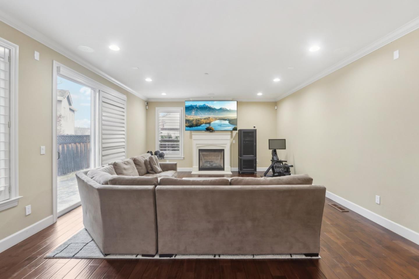 Detail Gallery Image 6 of 37 For 1078 Valentine Ct, San Jose,  CA 95120 - 4 Beds | 2/1 Baths