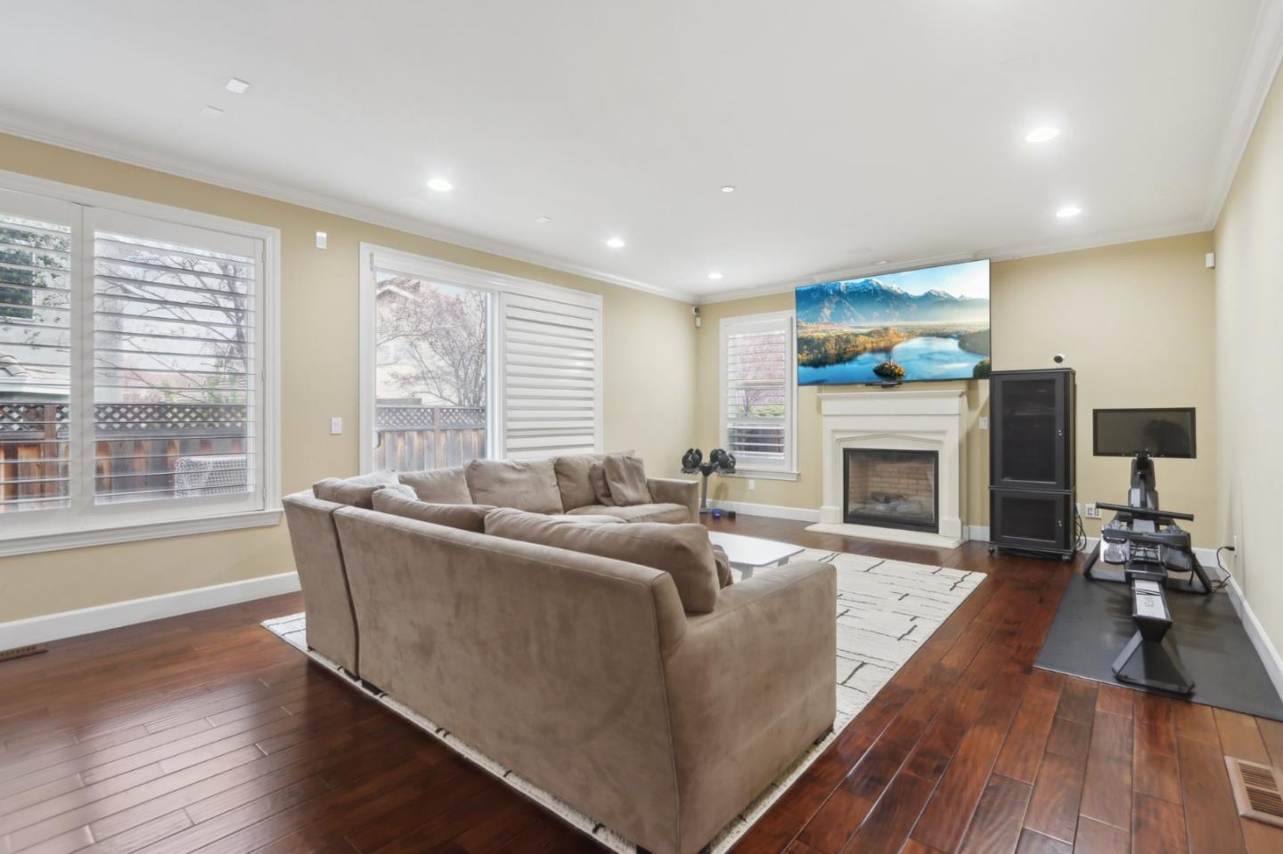 Detail Gallery Image 7 of 37 For 1078 Valentine Ct, San Jose,  CA 95120 - 4 Beds | 2/1 Baths