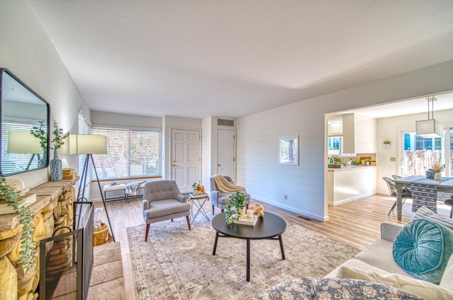 Detail Gallery Image 10 of 36 For 1422 Broadway, Santa Cruz,  CA 95062 - 2 Beds | 1/1 Baths
