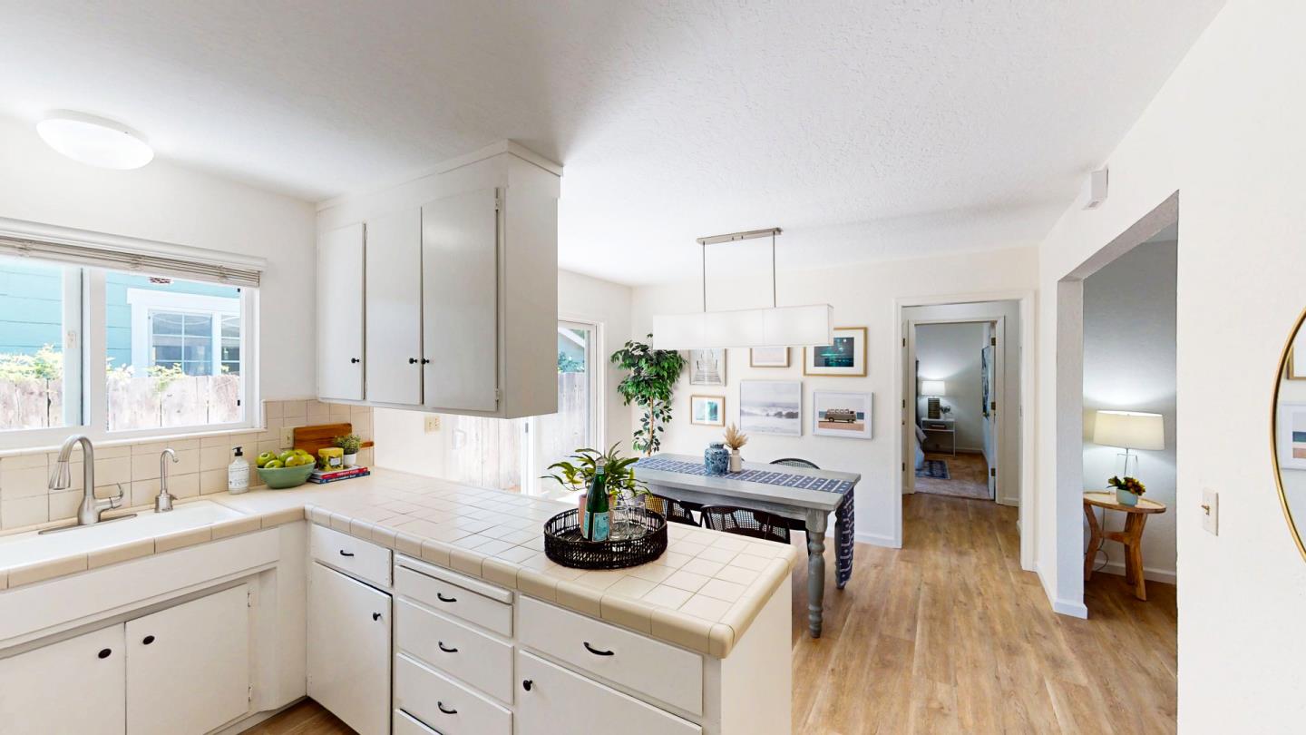 Detail Gallery Image 15 of 36 For 1422 Broadway, Santa Cruz,  CA 95062 - 2 Beds | 1/1 Baths
