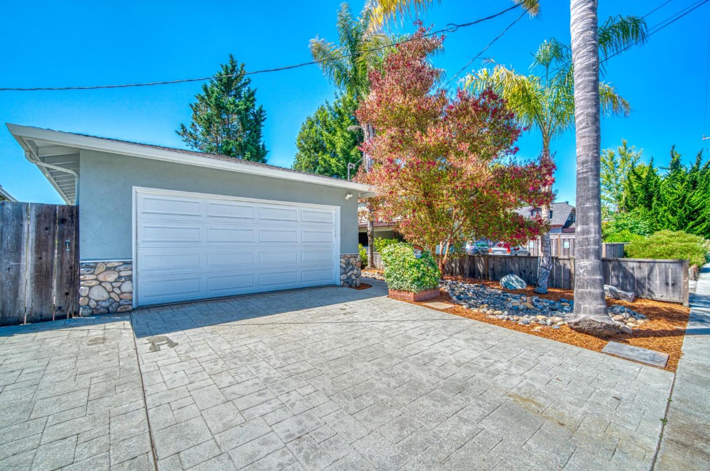 Detail Gallery Image 2 of 36 For 1422 Broadway, Santa Cruz,  CA 95062 - 2 Beds | 1/1 Baths