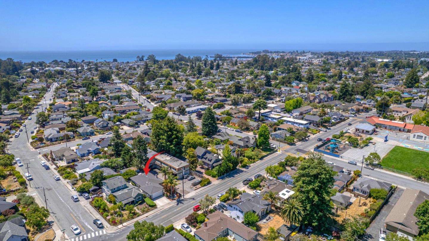 Detail Gallery Image 29 of 36 For 1422 Broadway, Santa Cruz,  CA 95062 - 2 Beds | 1/1 Baths