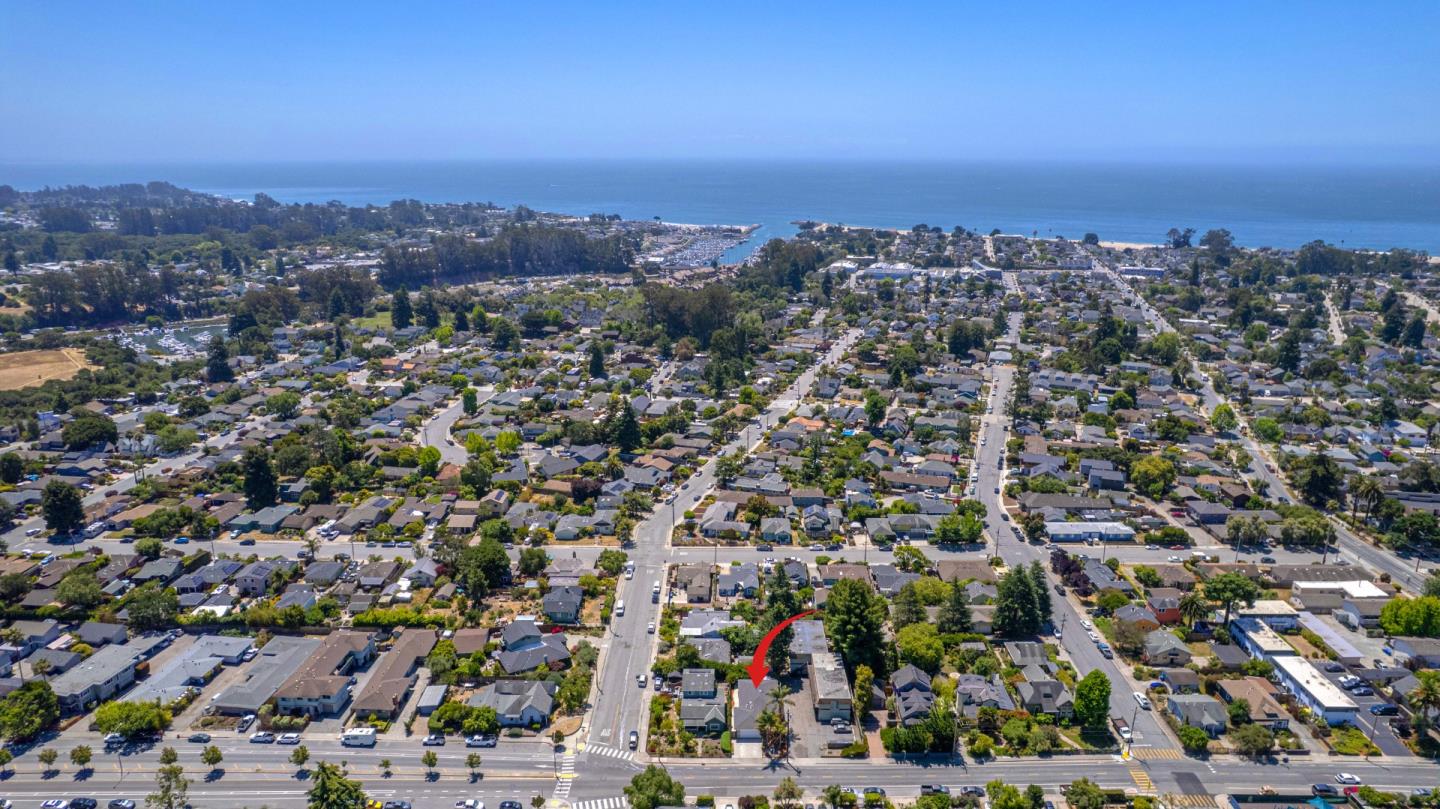 Detail Gallery Image 32 of 36 For 1422 Broadway, Santa Cruz,  CA 95062 - 2 Beds | 1/1 Baths