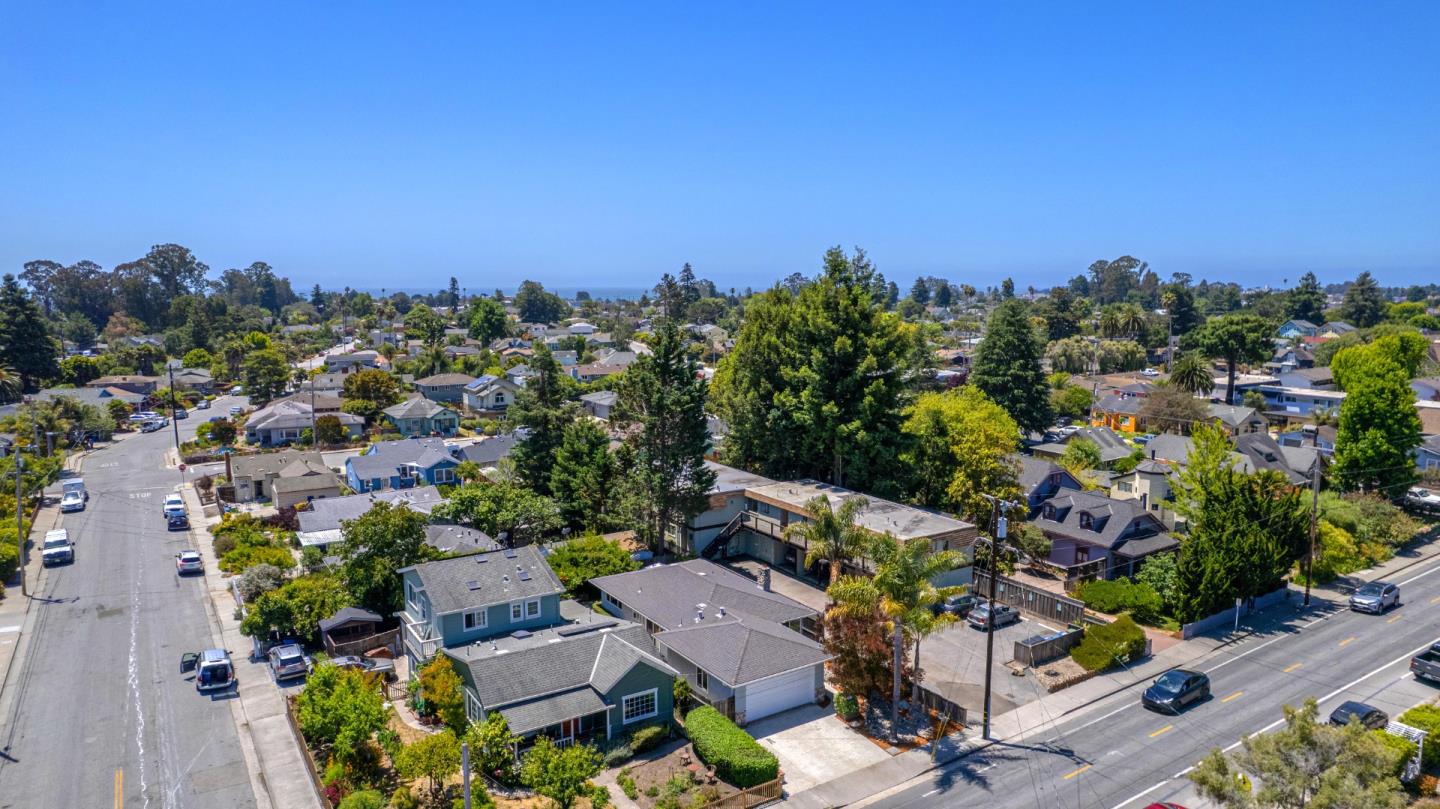 Detail Gallery Image 34 of 36 For 1422 Broadway, Santa Cruz,  CA 95062 - 2 Beds | 1/1 Baths