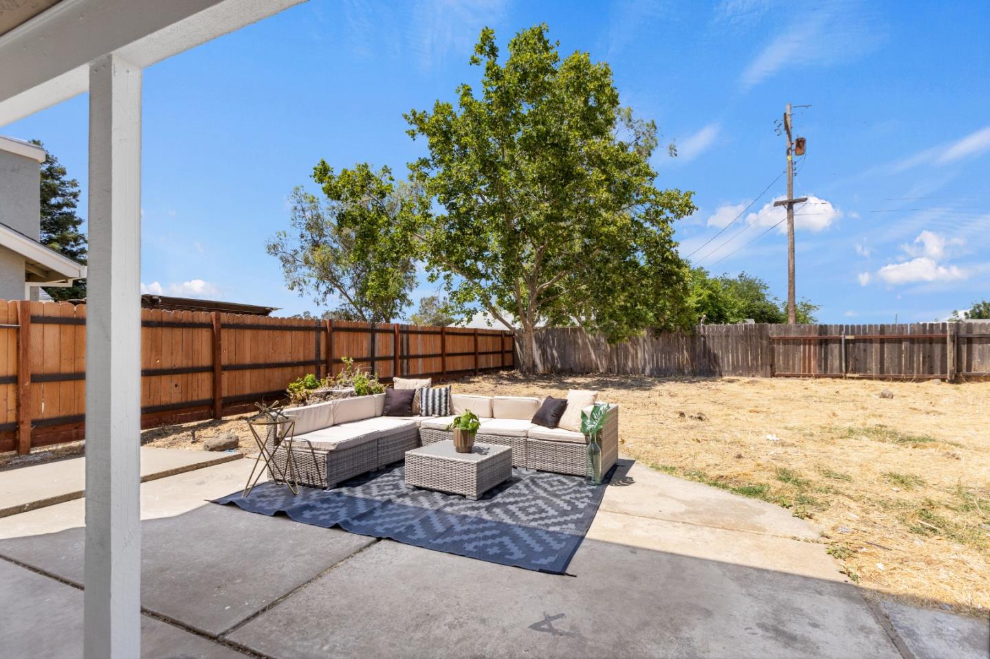 Detail Gallery Image 45 of 52 For 8647 Cord Way, Sacramento,  CA 95828 - 4 Beds | 3 Baths