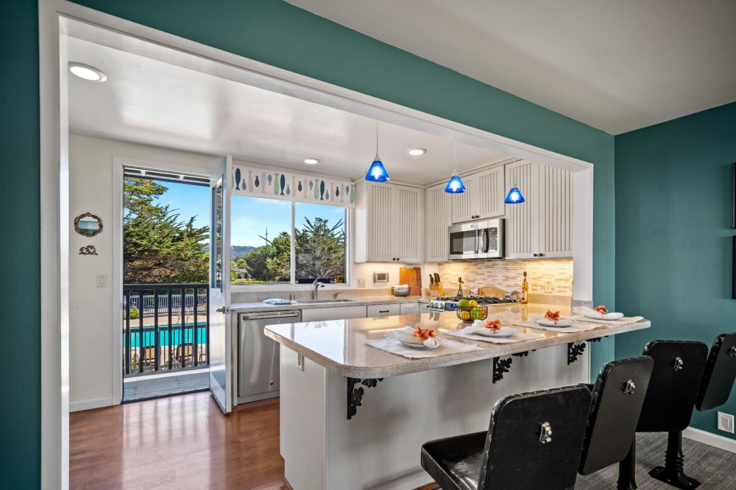 Detail Gallery Image 14 of 41 For 43 La Playa St, Monterey,  CA 93940 - 2 Beds | 2/1 Baths