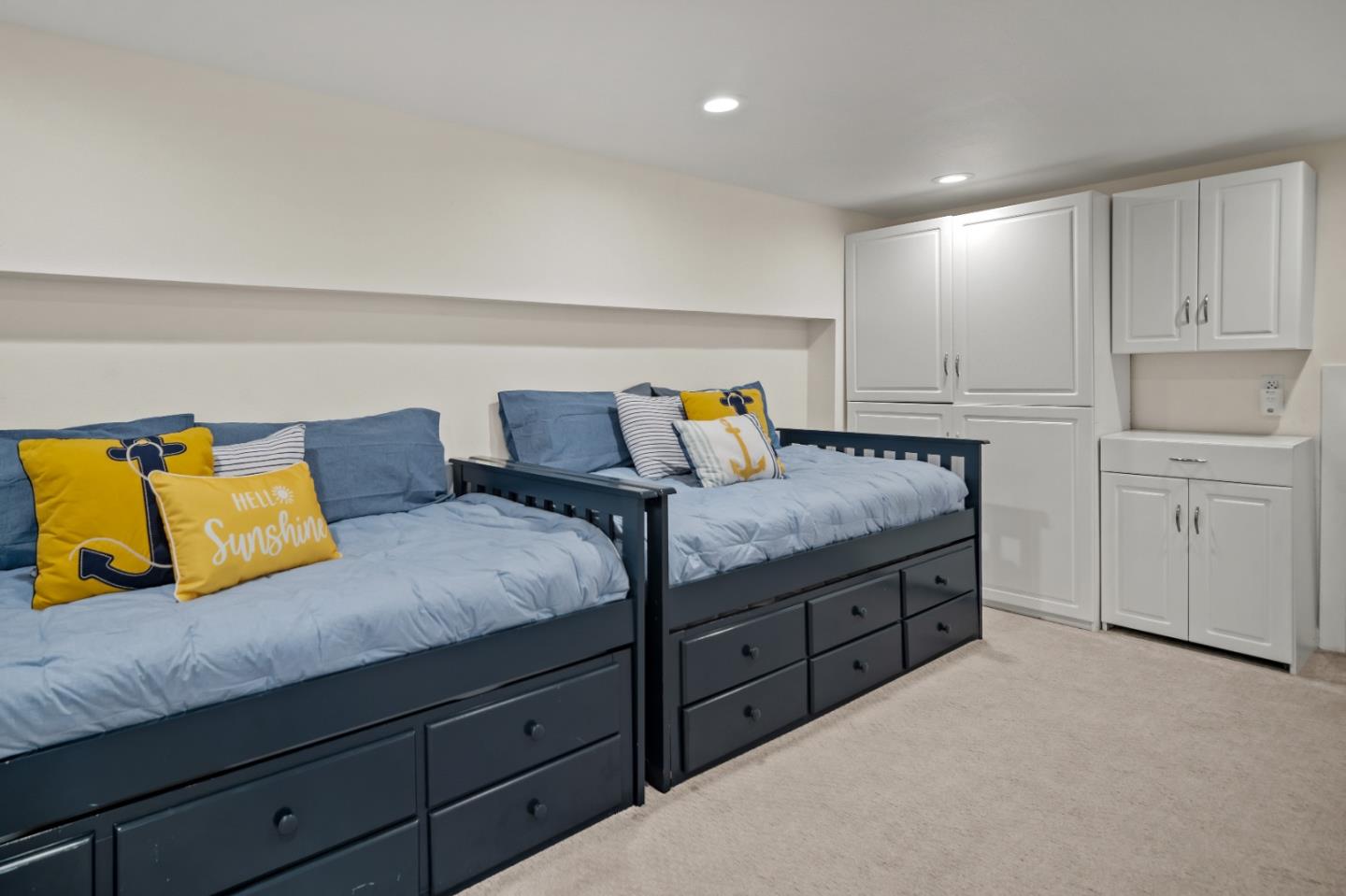 Detail Gallery Image 33 of 41 For 43 La Playa St, Monterey,  CA 93940 - 2 Beds | 2/1 Baths