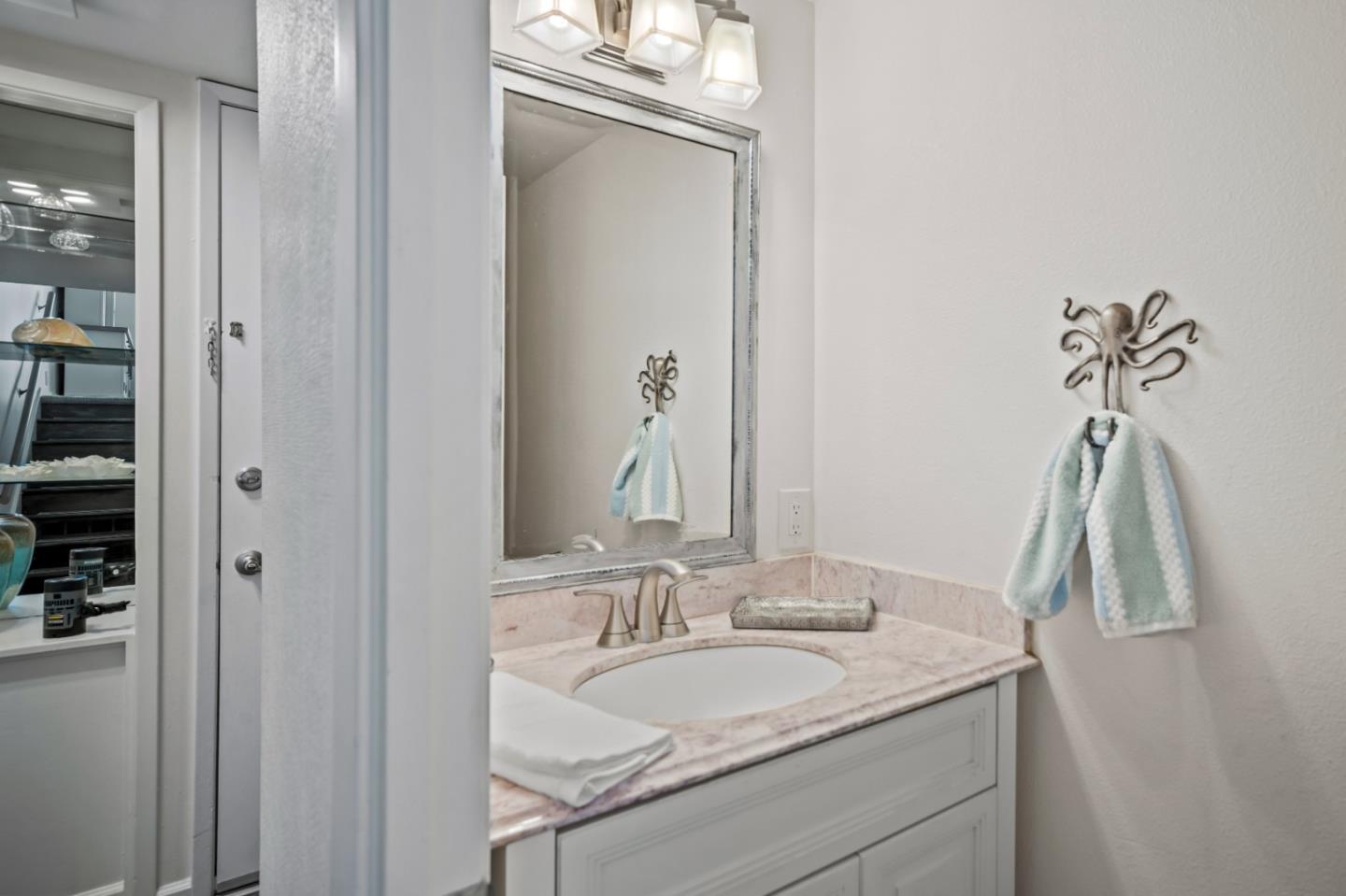 Detail Gallery Image 36 of 41 For 43 La Playa St, Monterey,  CA 93940 - 2 Beds | 2/1 Baths