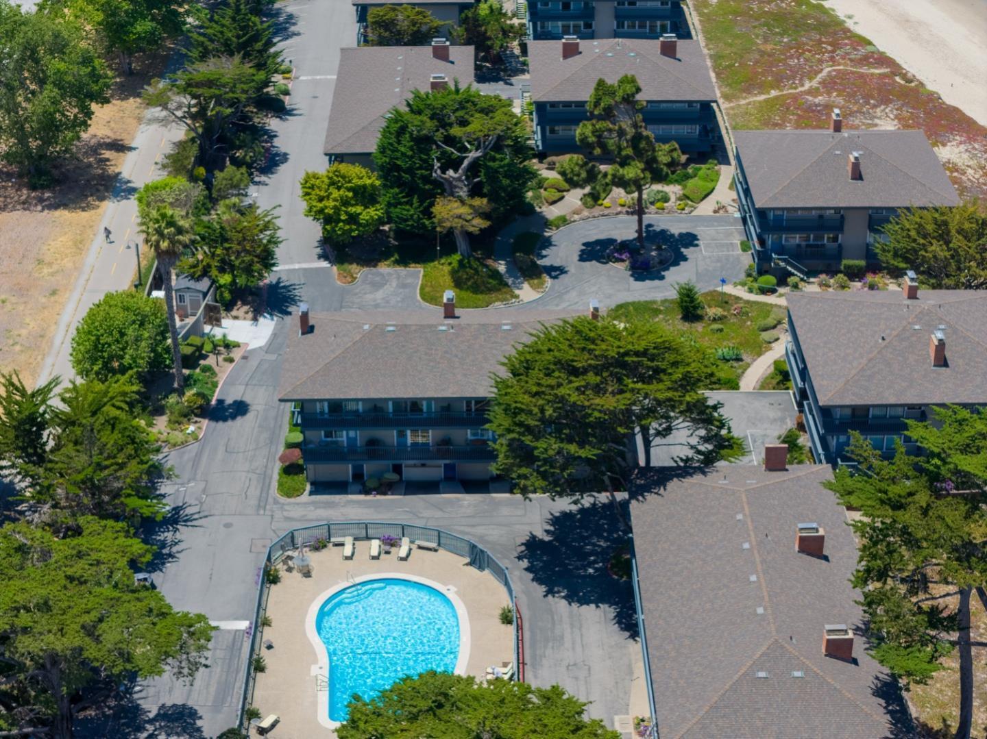 Detail Gallery Image 4 of 41 For 43 La Playa St, Monterey,  CA 93940 - 2 Beds | 2/1 Baths