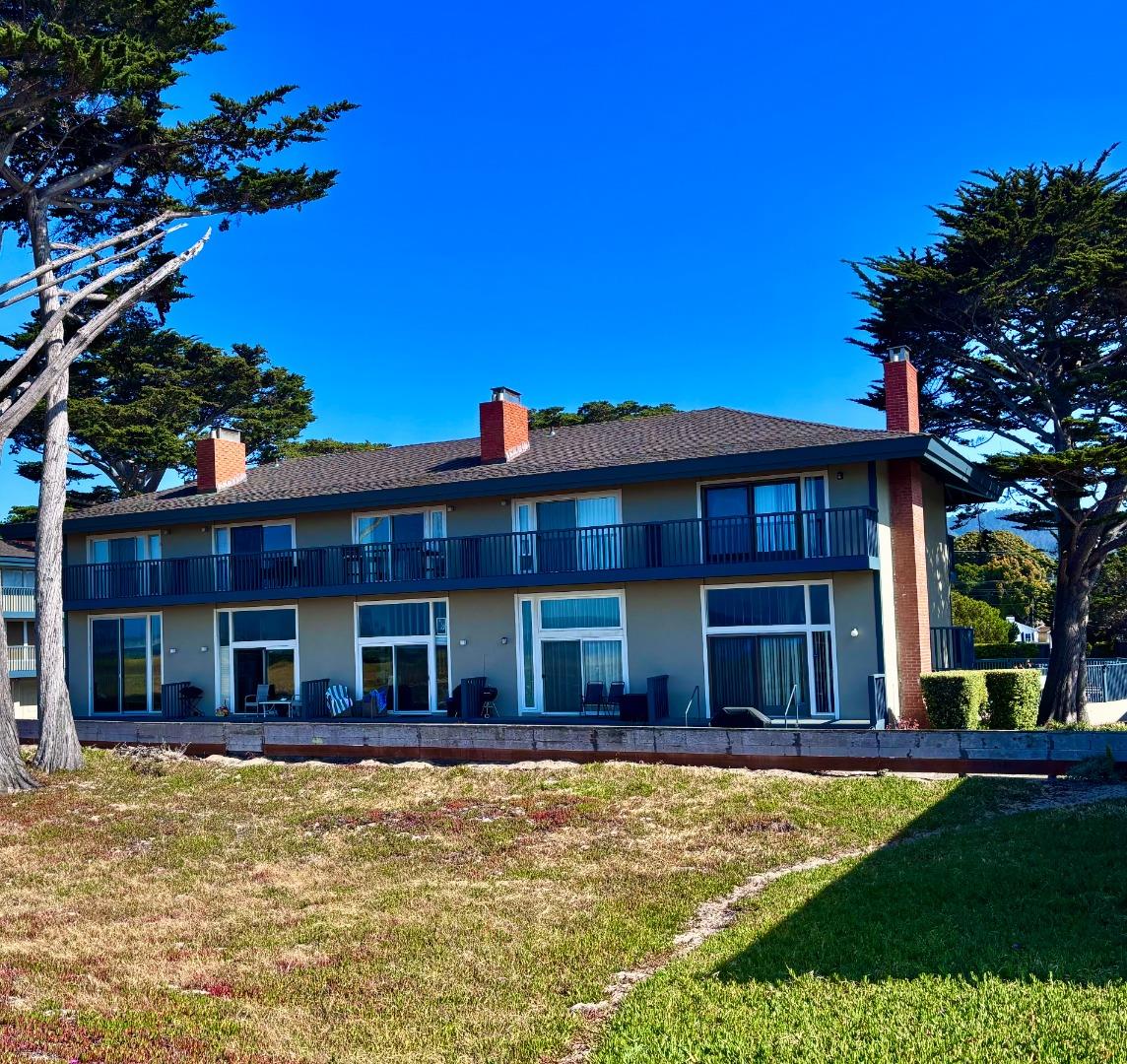 Detail Gallery Image 7 of 41 For 43 La Playa St, Monterey,  CA 93940 - 2 Beds | 2/1 Baths
