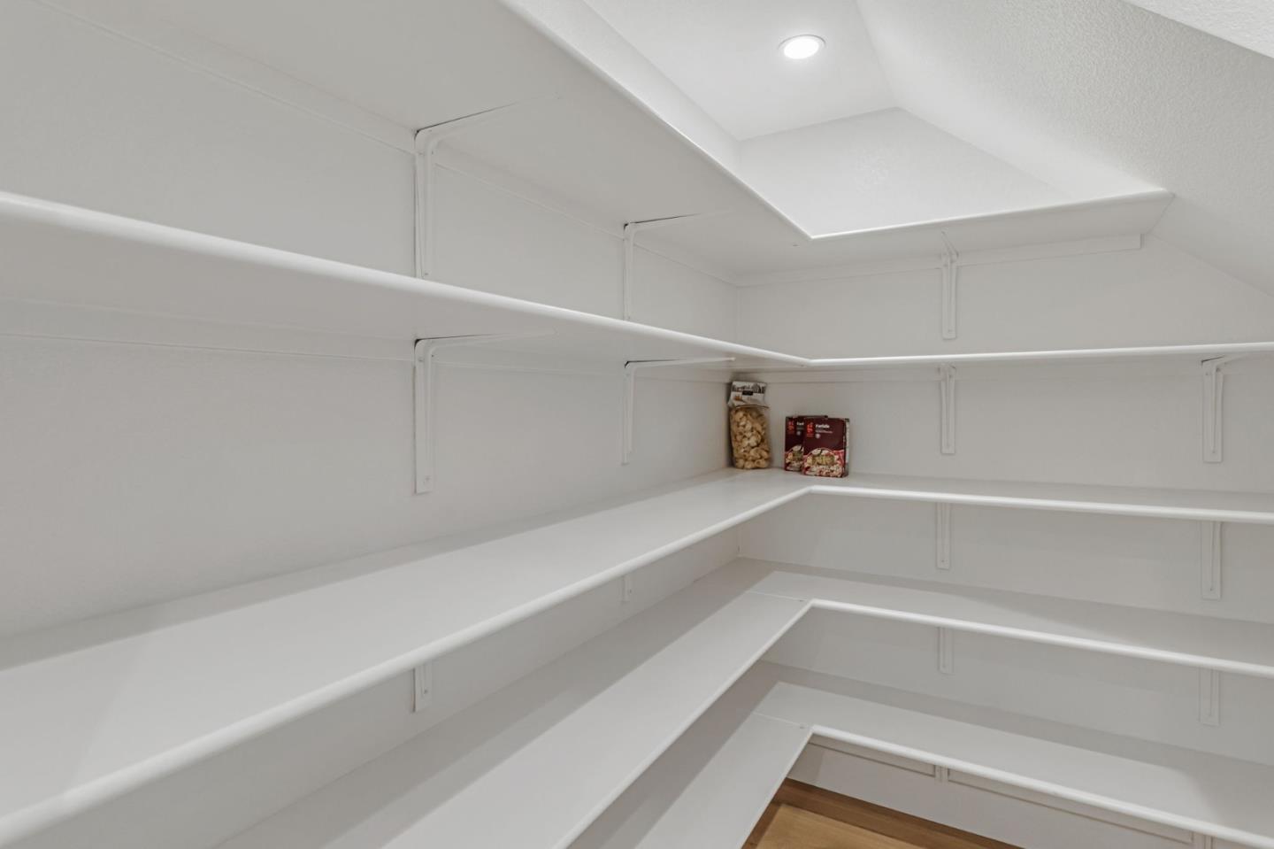 Detail Gallery Image 26 of 40 For 2878 Josephine Ln, Palo Alto,  CA 94303 - 3 Beds | 3/1 Baths