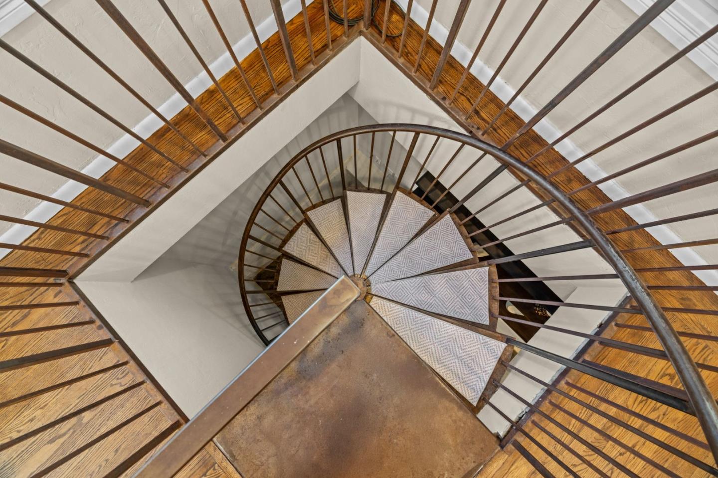 Detail Gallery Image 11 of 63 For 460 San Bruno Ave, Brisbane,  CA 94005 - 3 Beds | 2 Baths