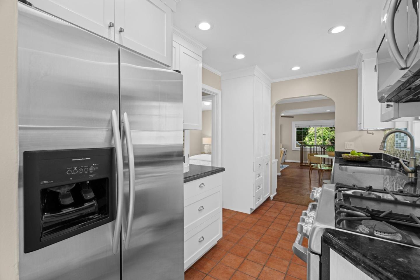 Detail Gallery Image 15 of 63 For 460 San Bruno Ave, Brisbane,  CA 94005 - 3 Beds | 2 Baths
