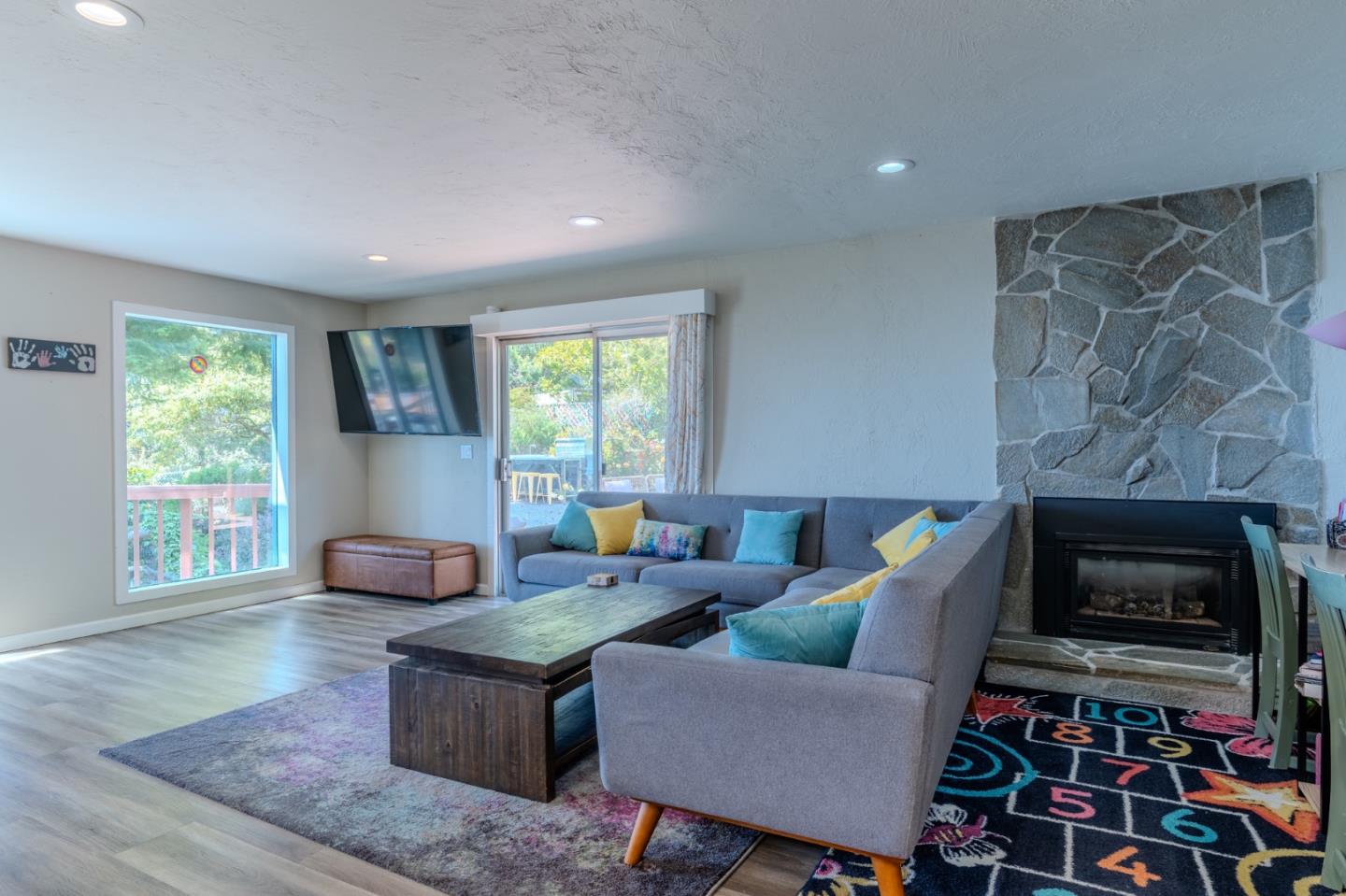Detail Gallery Image 10 of 48 For 1327 Crespi Dr, Pacifica,  CA 94044 - 3 Beds | 2 Baths