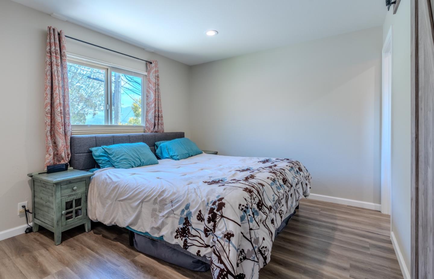 Detail Gallery Image 15 of 48 For 1327 Crespi Dr, Pacifica,  CA 94044 - 3 Beds | 2 Baths