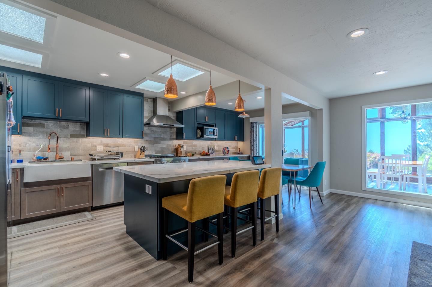 Detail Gallery Image 8 of 48 For 1327 Crespi Dr, Pacifica,  CA 94044 - 3 Beds | 2 Baths