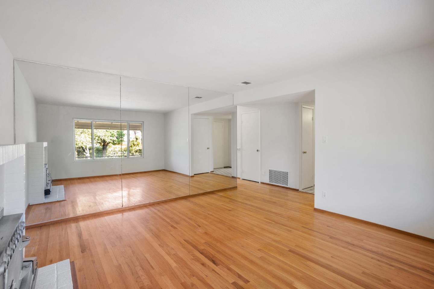 Detail Gallery Image 11 of 35 For 2699 Loomis Dr, San Jose,  CA 95121 - 3 Beds | 2 Baths