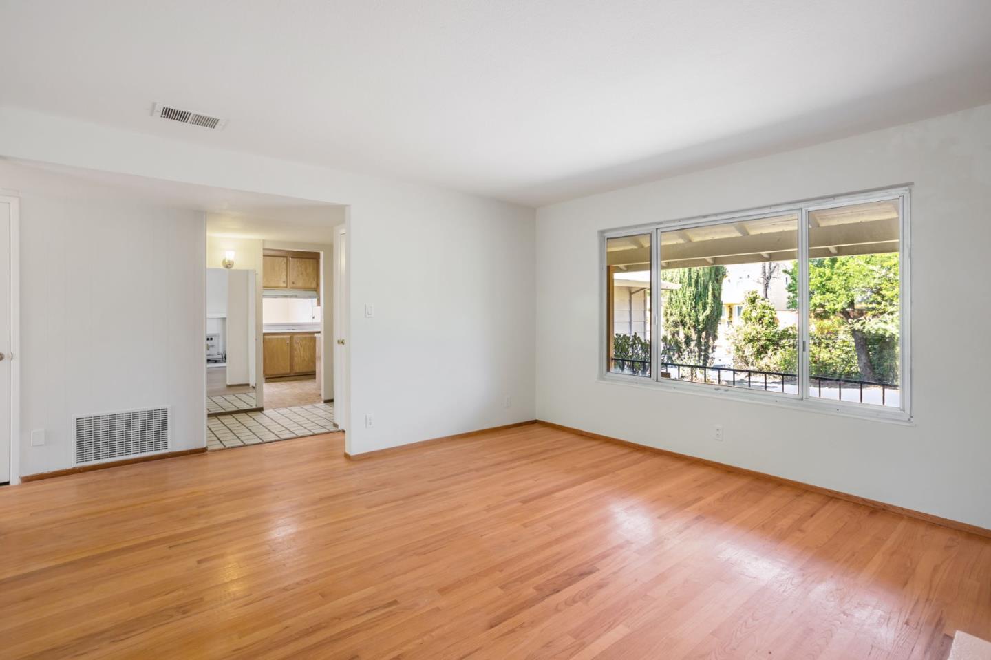 Detail Gallery Image 12 of 35 For 2699 Loomis Dr, San Jose,  CA 95121 - 3 Beds | 2 Baths