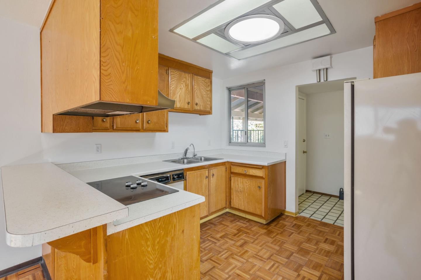 Detail Gallery Image 4 of 35 For 2699 Loomis Dr, San Jose,  CA 95121 - 3 Beds | 2 Baths