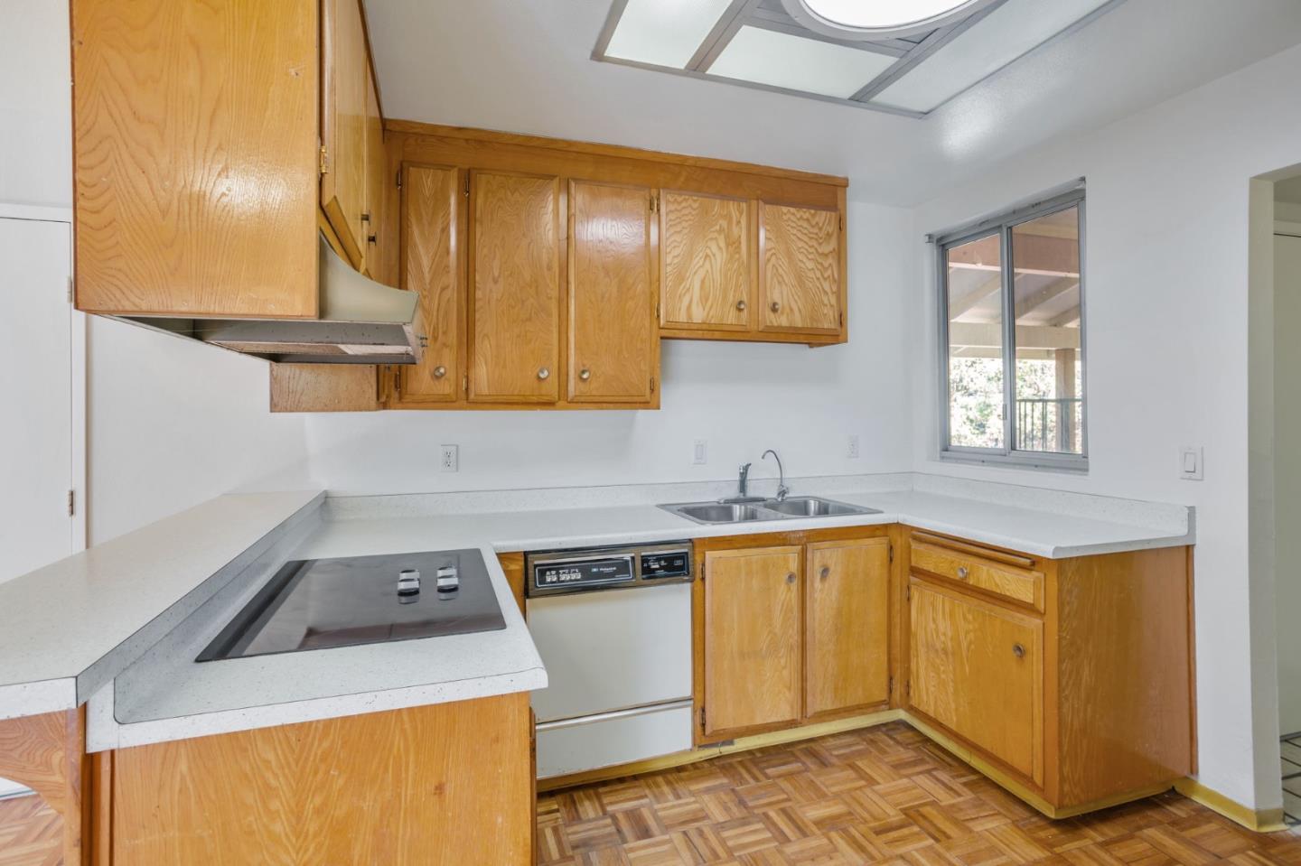 Detail Gallery Image 5 of 35 For 2699 Loomis Dr, San Jose,  CA 95121 - 3 Beds | 2 Baths