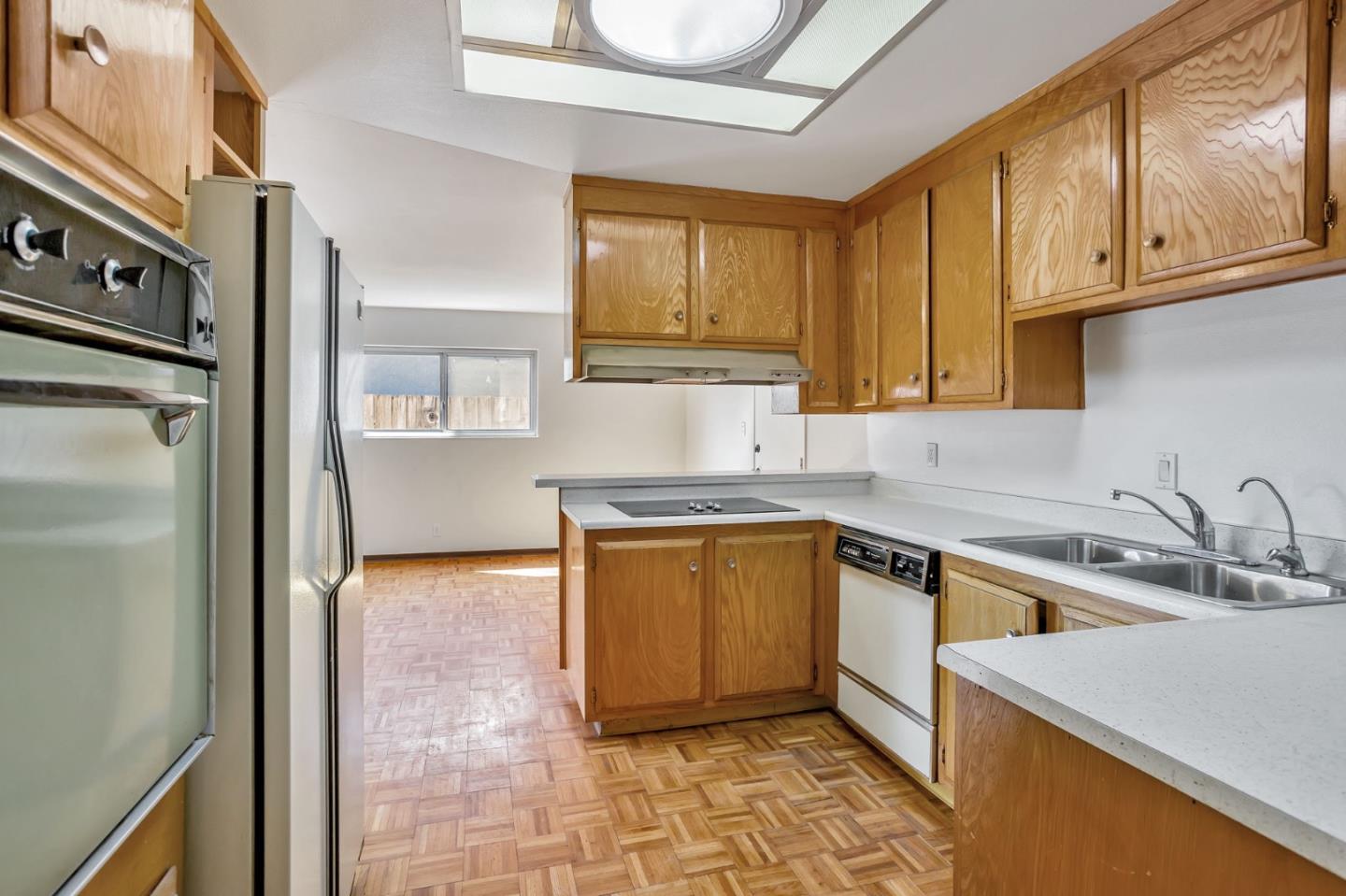 Detail Gallery Image 6 of 35 For 2699 Loomis Dr, San Jose,  CA 95121 - 3 Beds | 2 Baths