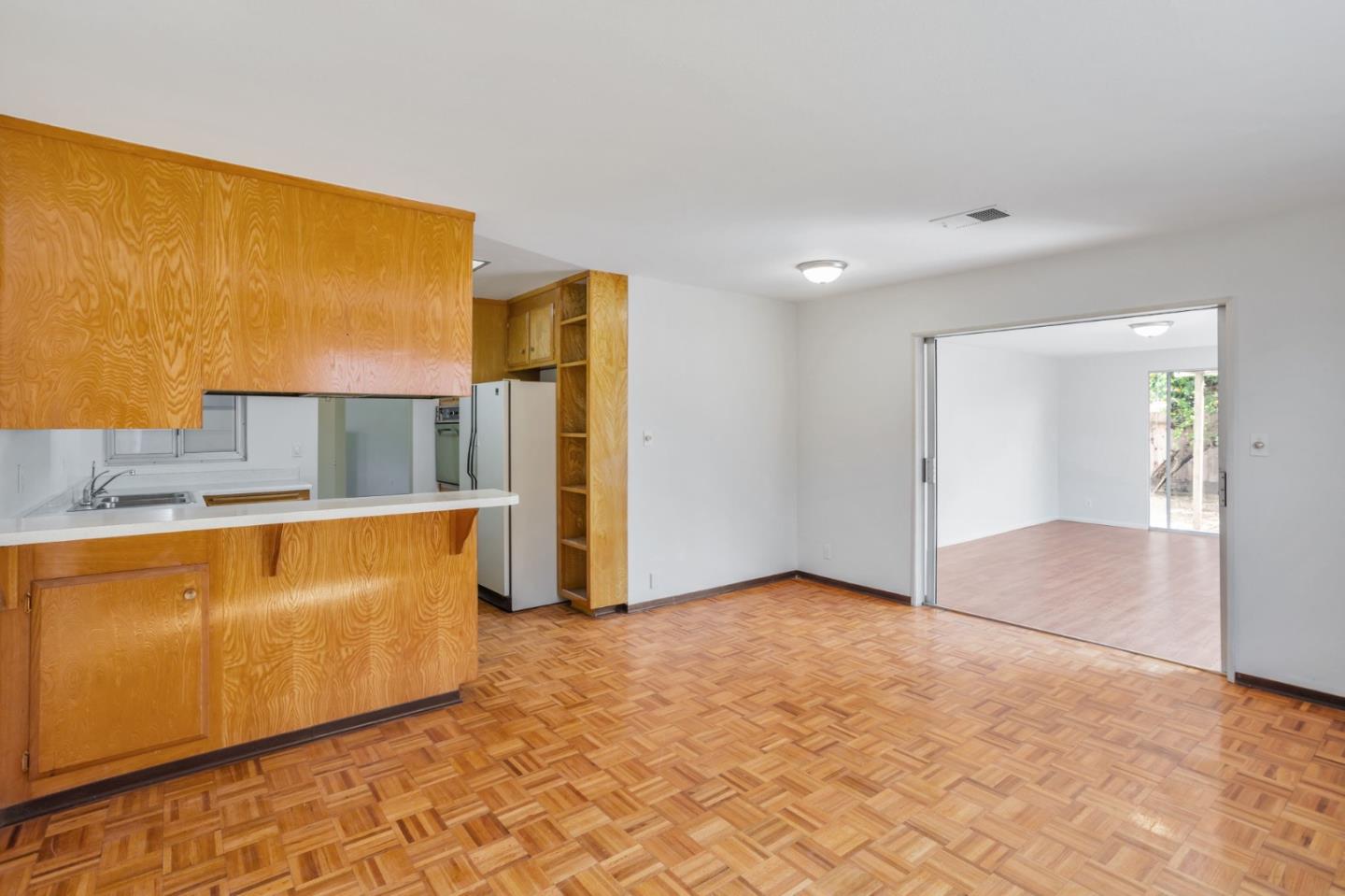 Detail Gallery Image 9 of 35 For 2699 Loomis Dr, San Jose,  CA 95121 - 3 Beds | 2 Baths