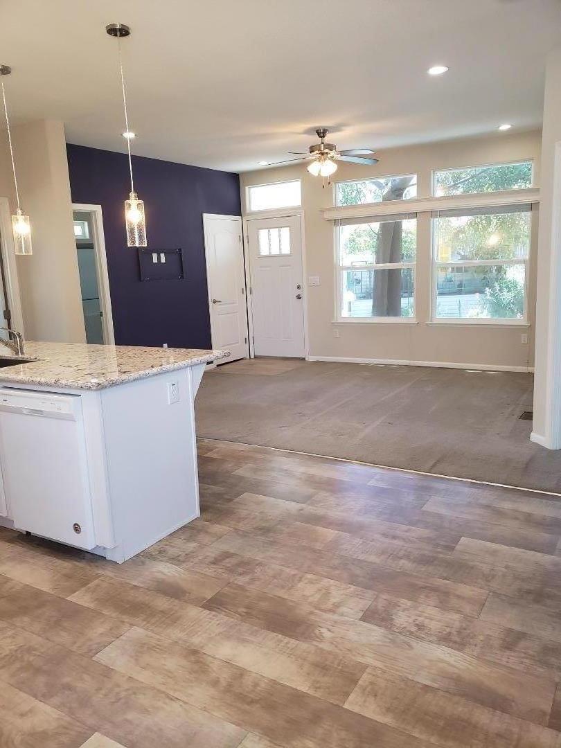 Detail Gallery Image 11 of 38 For 440 Moffett Blvd #84,  Mountain View,  CA 94043 - 2 Beds | 2 Baths