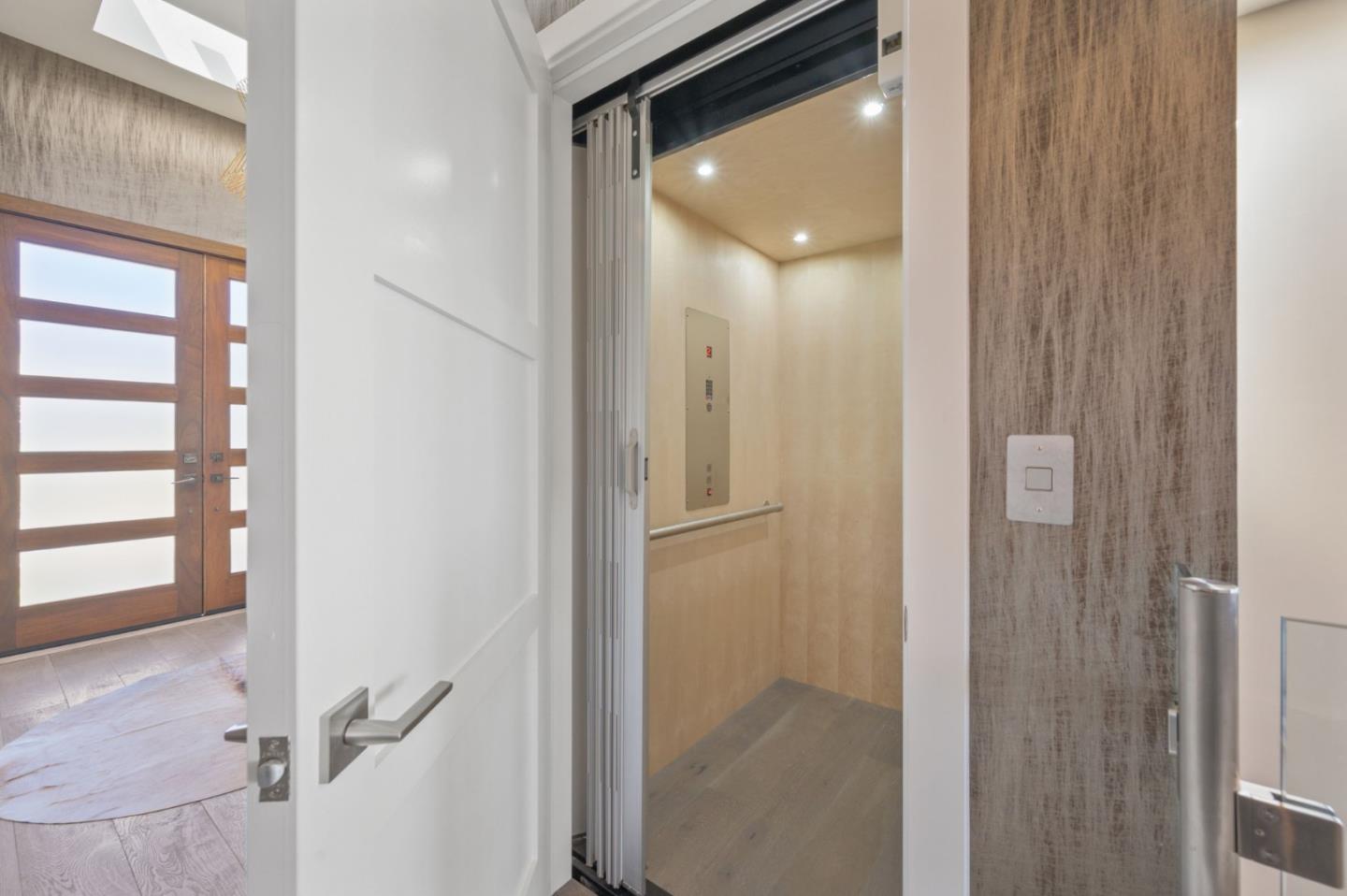 Detail Gallery Image 11 of 111 For 1548 Los Montes Dr, Burlingame,  CA 94010 - 4 Beds | 3/2 Baths