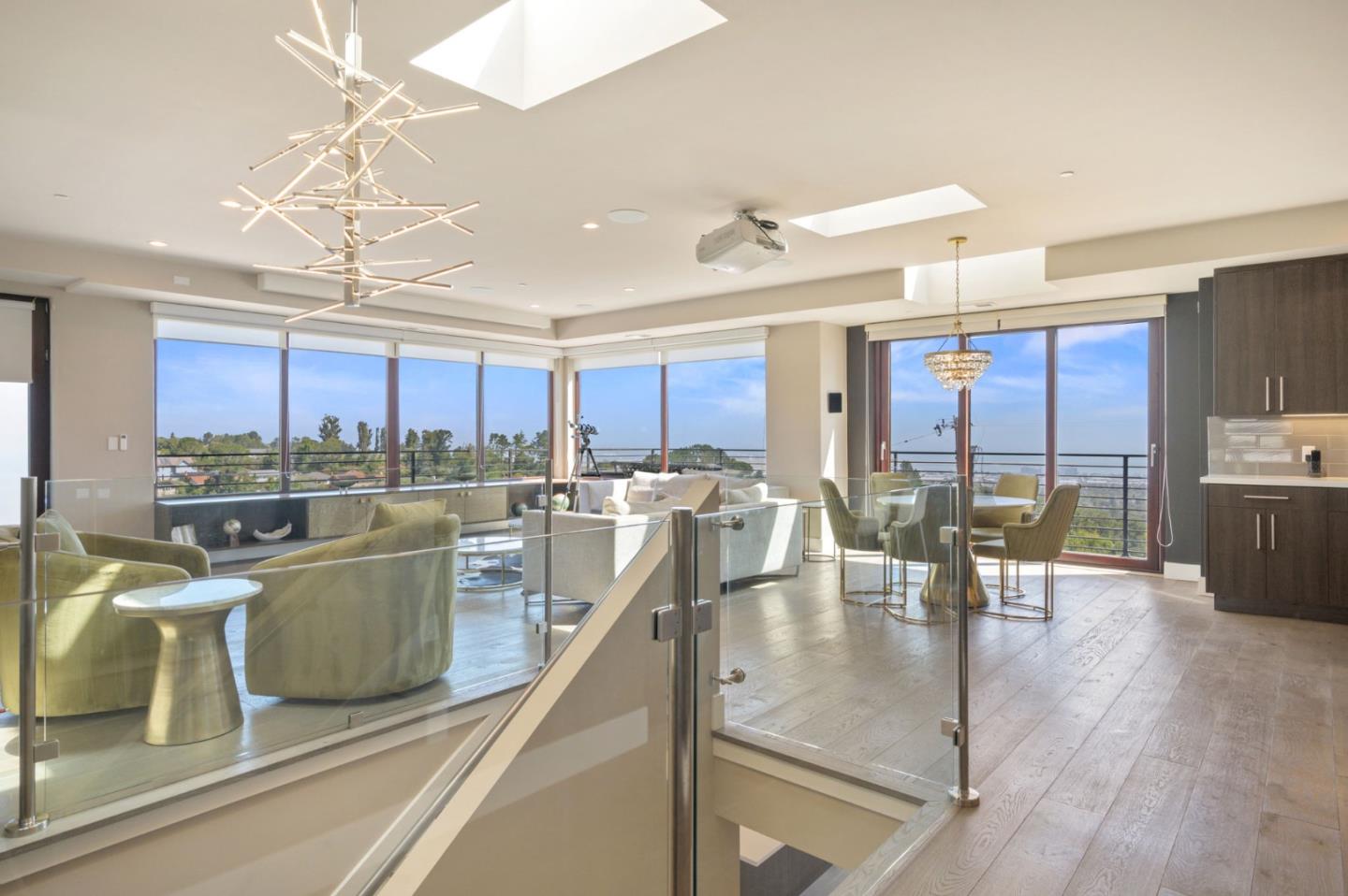 Detail Gallery Image 14 of 111 For 1548 Los Montes Dr, Burlingame,  CA 94010 - 4 Beds | 3/2 Baths