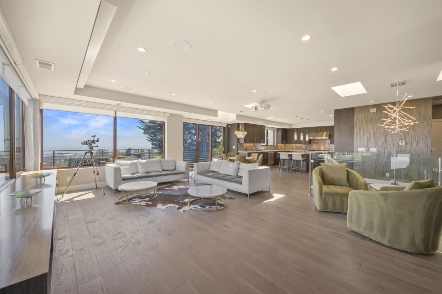 Detail Gallery Image 15 of 111 For 1548 Los Montes Dr, Burlingame,  CA 94010 - 4 Beds | 3/2 Baths