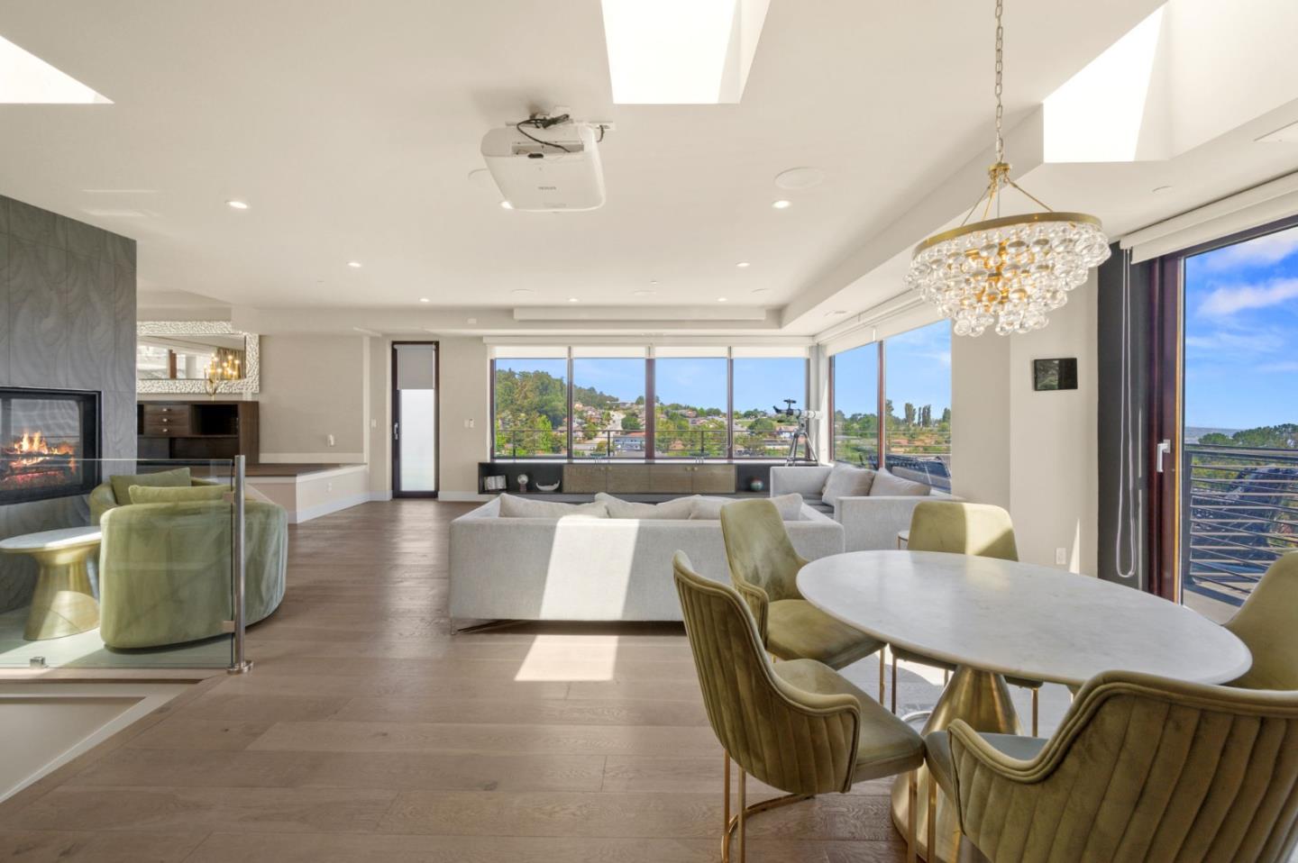 Detail Gallery Image 21 of 111 For 1548 Los Montes Dr, Burlingame,  CA 94010 - 4 Beds | 3/2 Baths