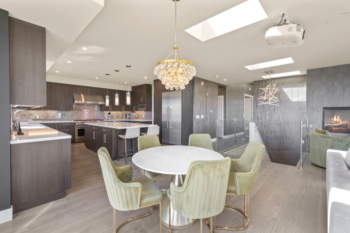Detail Gallery Image 25 of 111 For 1548 Los Montes Dr, Burlingame,  CA 94010 - 4 Beds | 3/2 Baths
