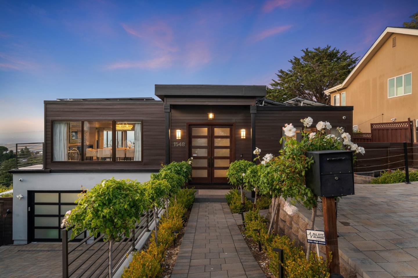 Detail Gallery Image 3 of 111 For 1548 Los Montes Dr, Burlingame,  CA 94010 - 4 Beds | 3/2 Baths