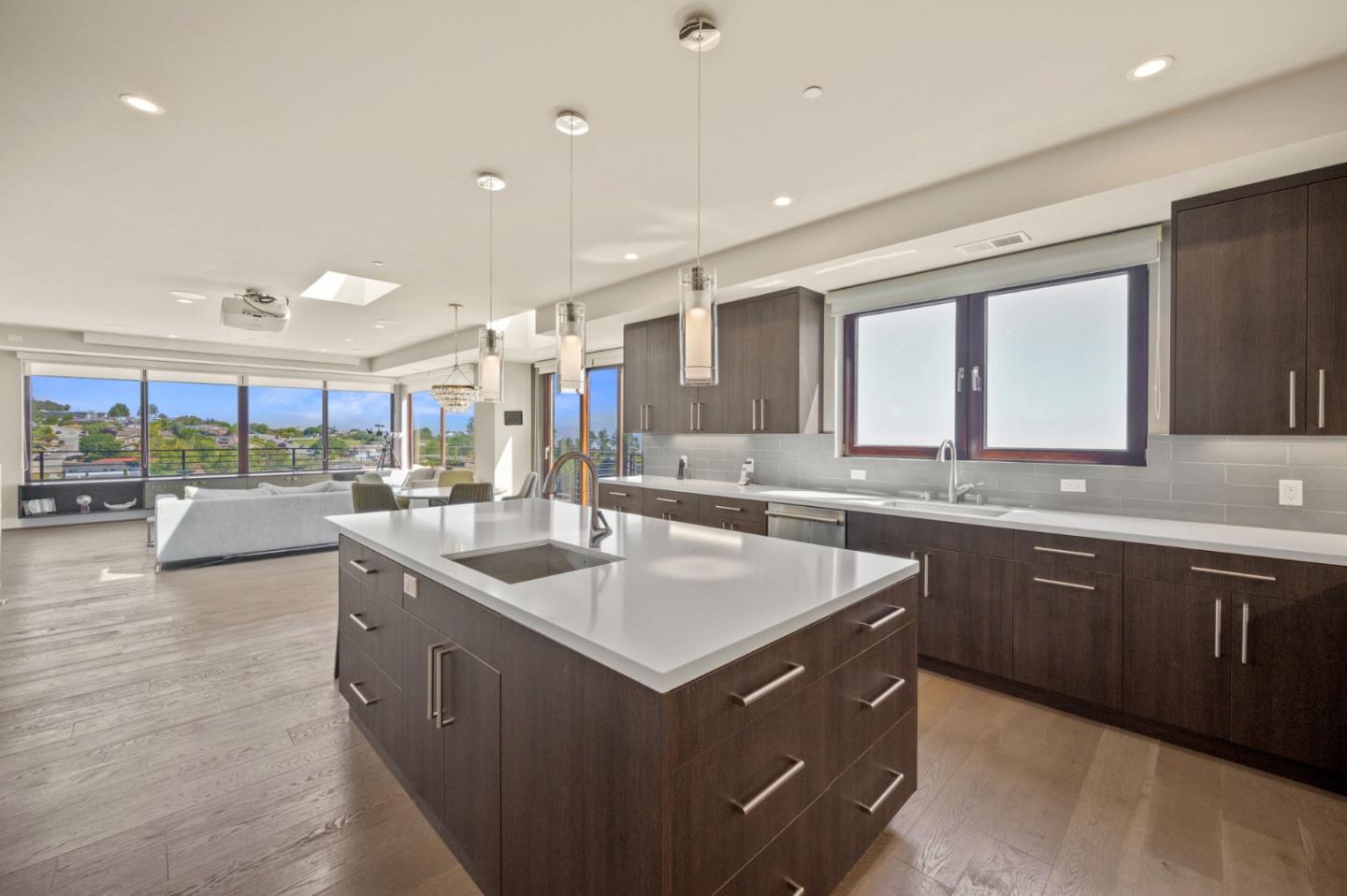 Detail Gallery Image 32 of 111 For 1548 Los Montes Dr, Burlingame,  CA 94010 - 4 Beds | 3/2 Baths