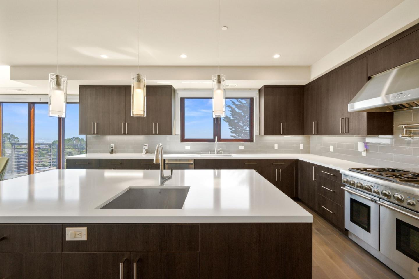 Detail Gallery Image 34 of 111 For 1548 Los Montes Dr, Burlingame,  CA 94010 - 4 Beds | 3/2 Baths