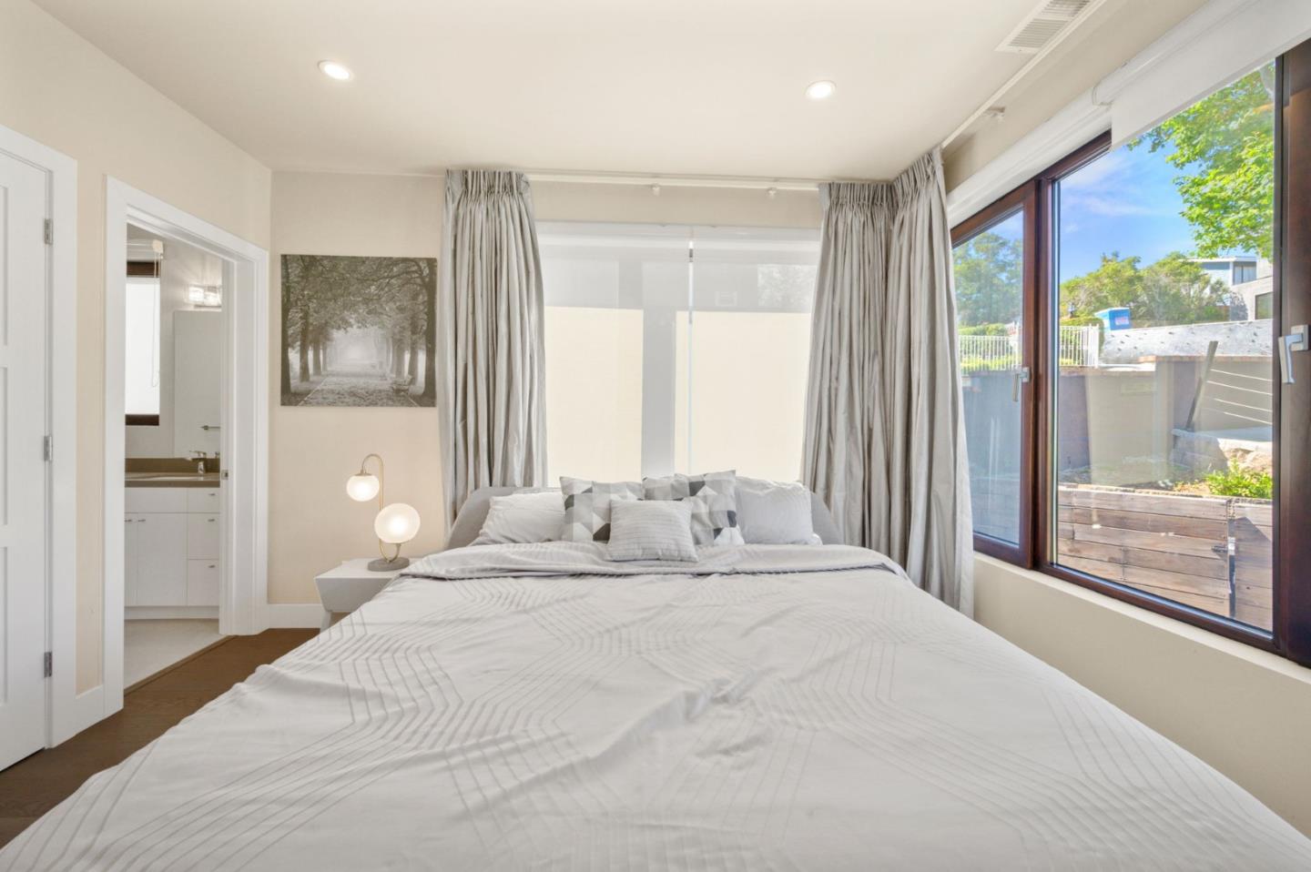 Detail Gallery Image 49 of 111 For 1548 Los Montes Dr, Burlingame,  CA 94010 - 4 Beds | 3/2 Baths