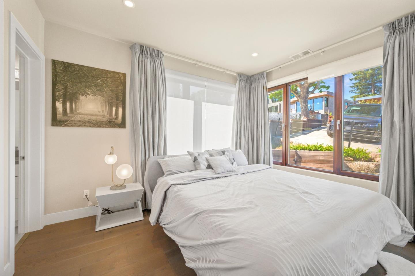 Detail Gallery Image 50 of 111 For 1548 Los Montes Dr, Burlingame,  CA 94010 - 4 Beds | 3/2 Baths