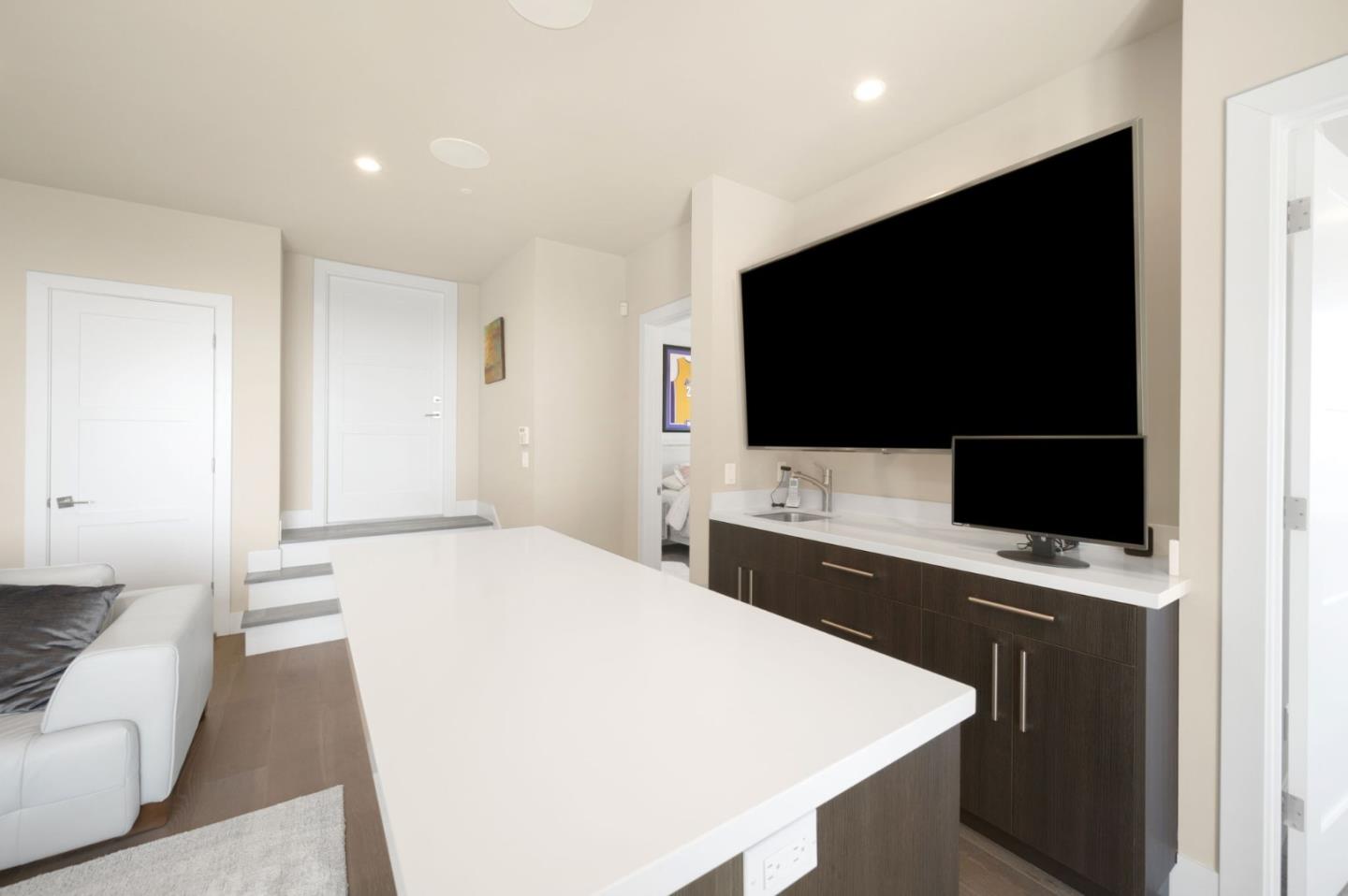 Detail Gallery Image 62 of 111 For 1548 Los Montes Dr, Burlingame,  CA 94010 - 4 Beds | 3/2 Baths